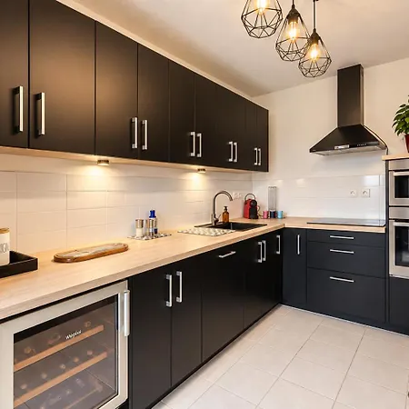 Ecrin Terrasse Elegance 2 Bedrooms Air Conditioning Wifi Parking Apartment